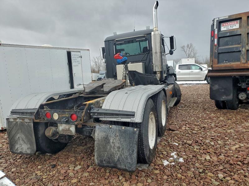2002 Mack CH613 Semi Truck