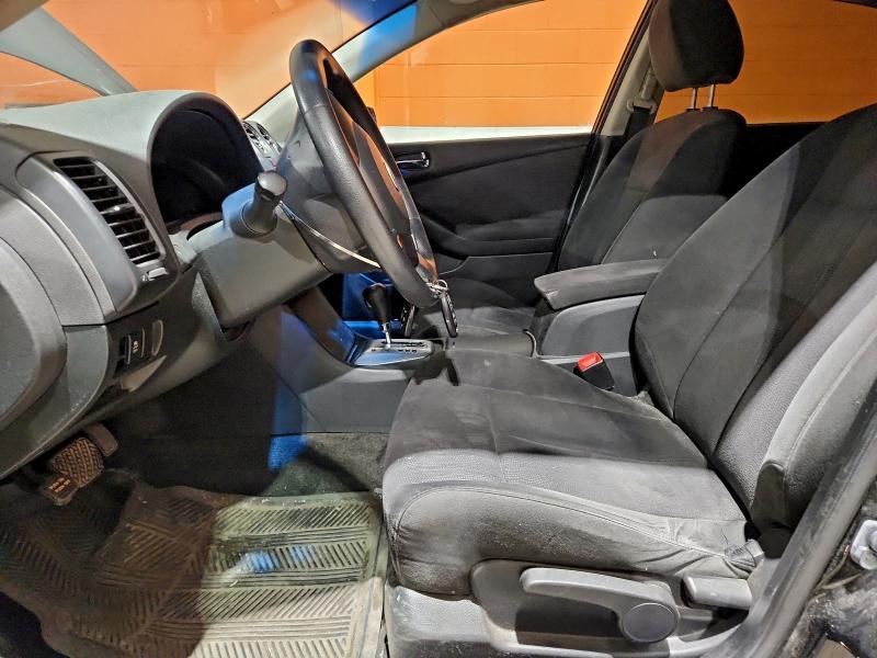 2012 Niss Altima Base