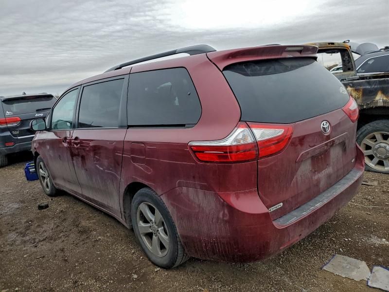 2016 Toyota Sienna le