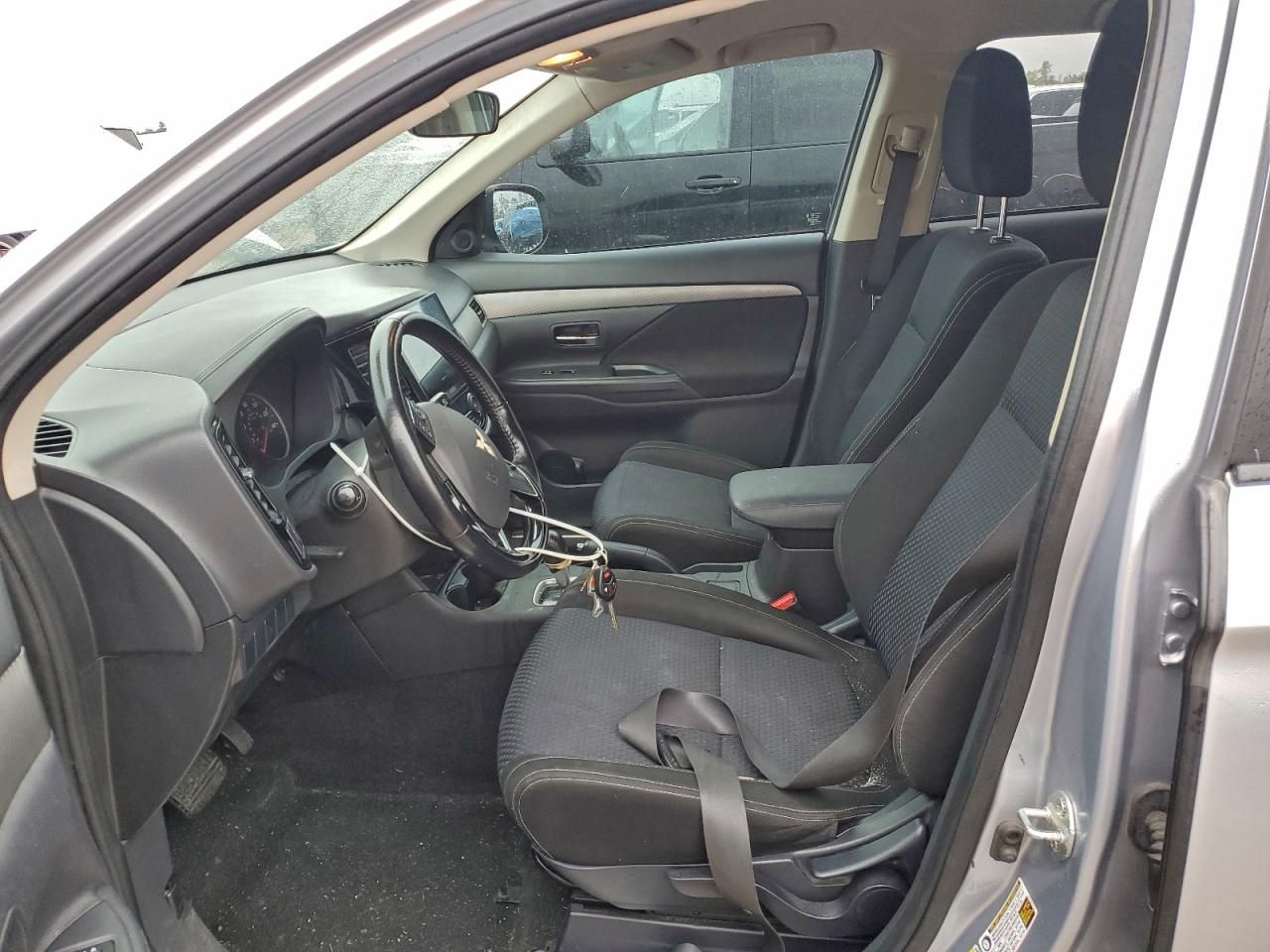 2016 Mitsubishi Outlander es