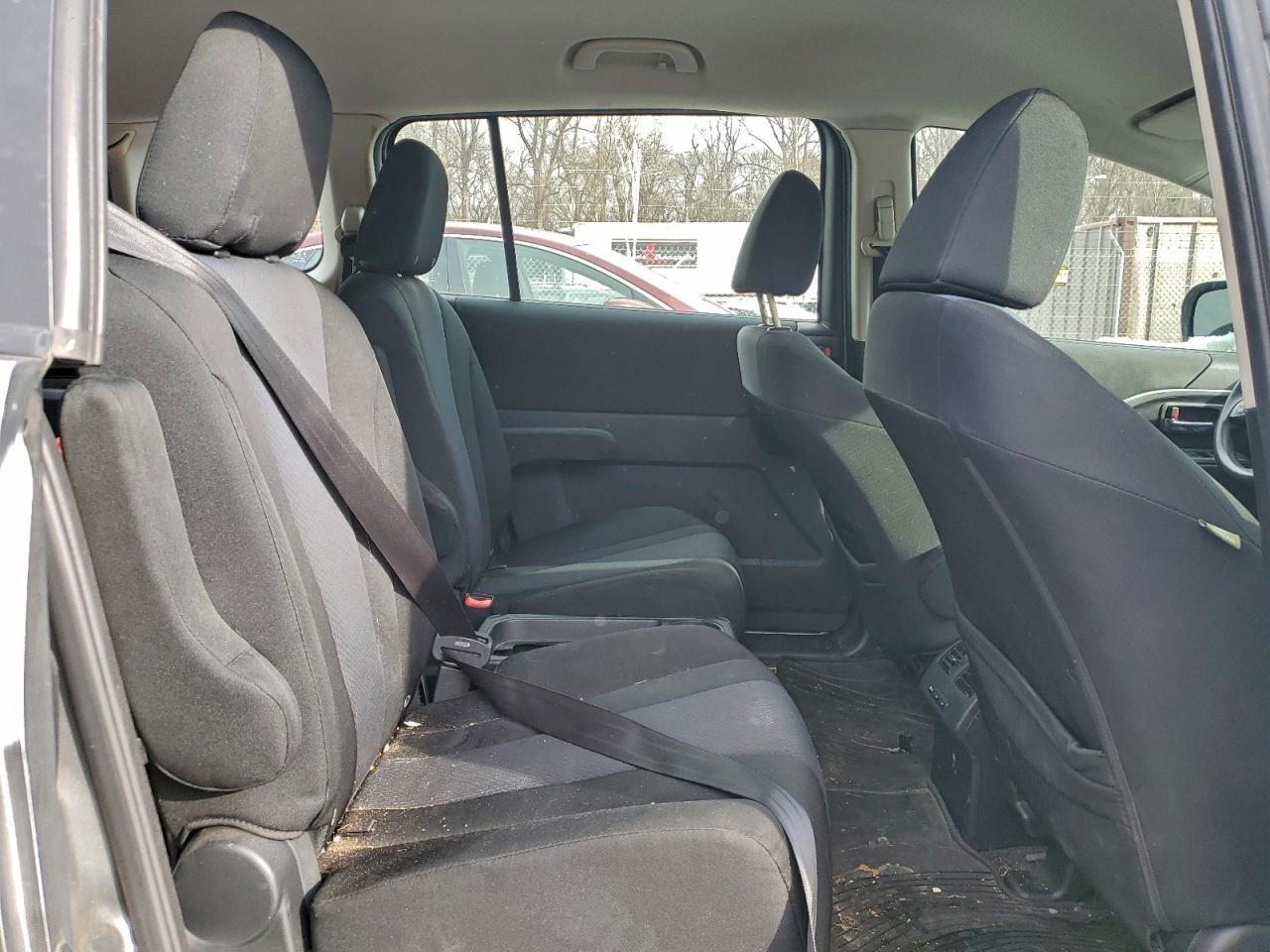 2014 Mazda 5 Sport