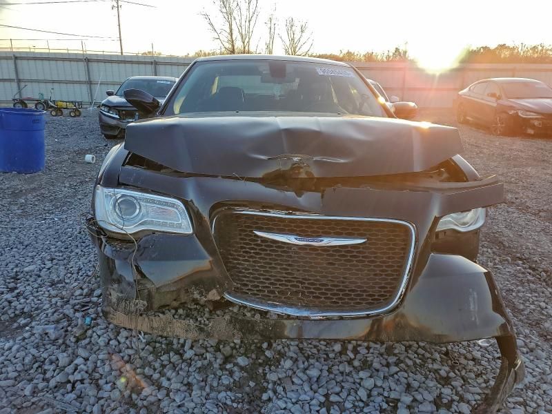 2019 Chrysler 300 Touring