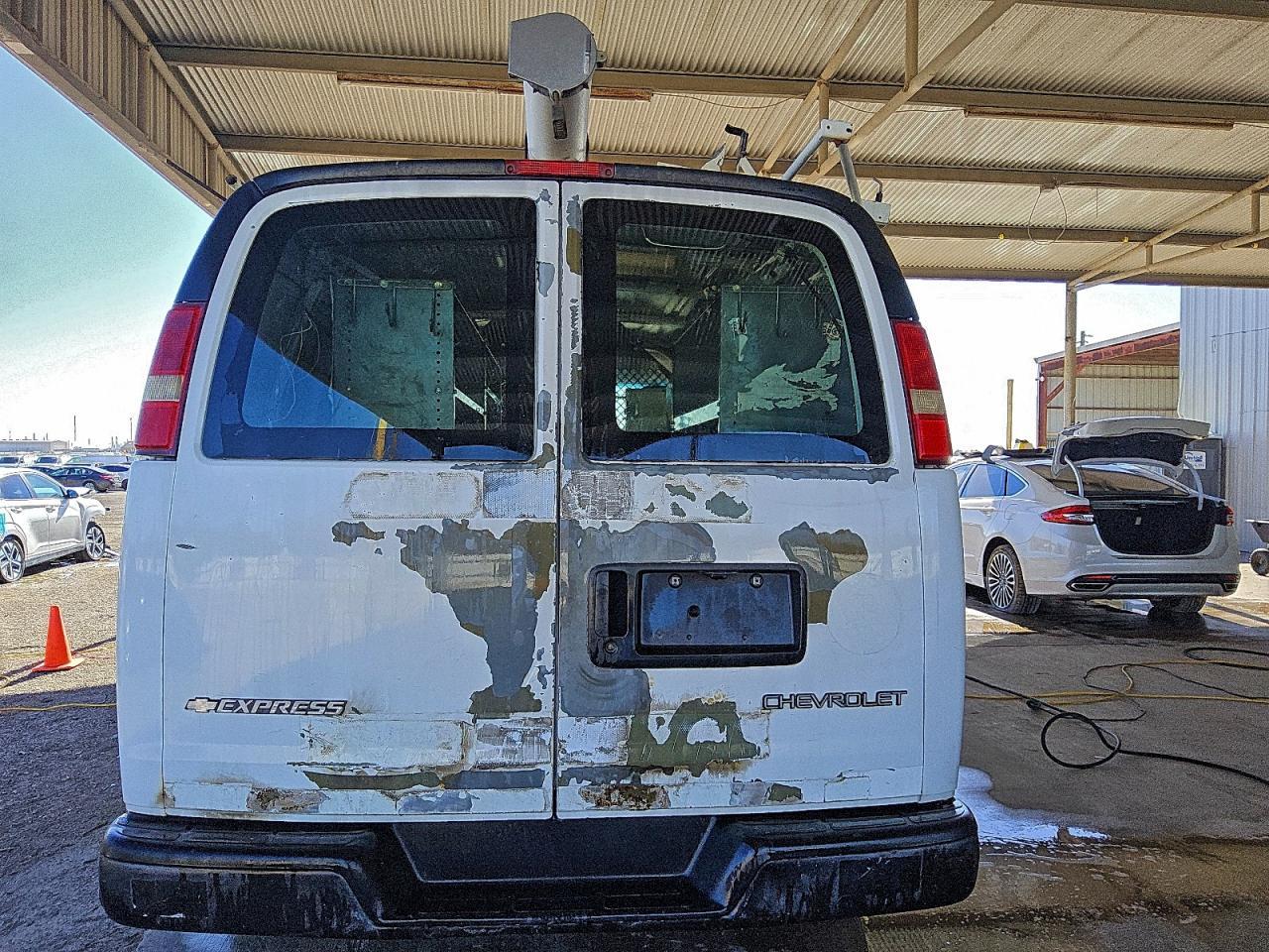 2006 Chevrolet Express G2500 Utility / Service Van
