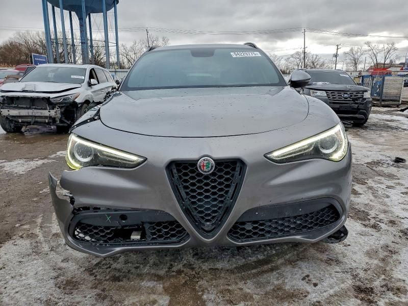 2018 Alfa Romeo Stelvio ti Sport