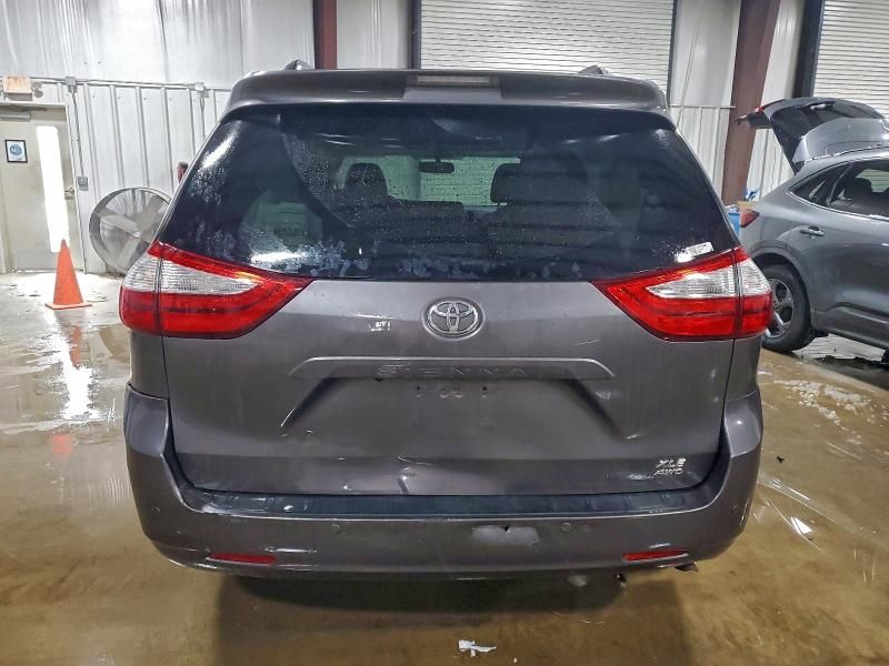 2017 Toyota Sienna xle
