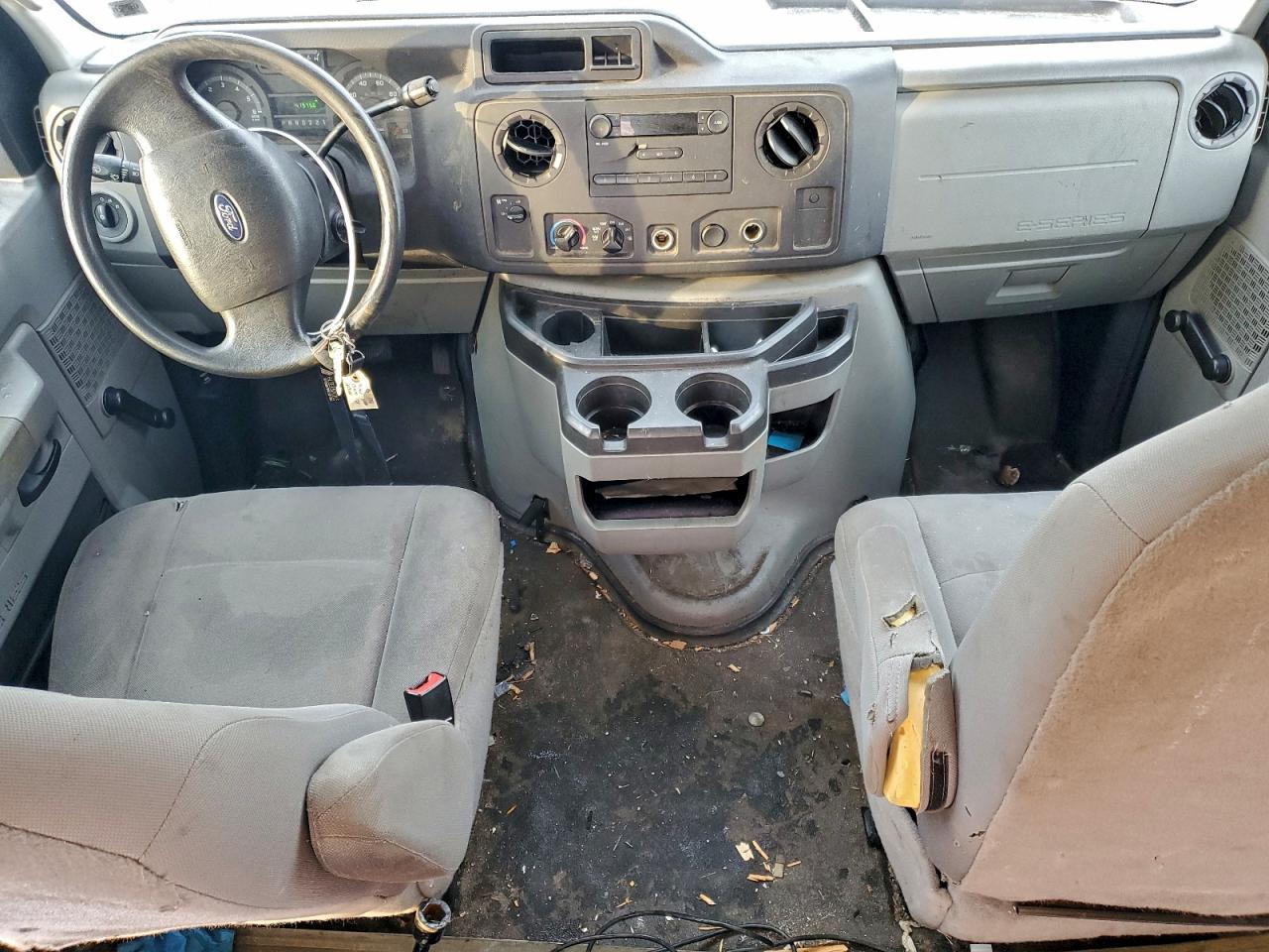 2009 Ford E350 BOX Truck