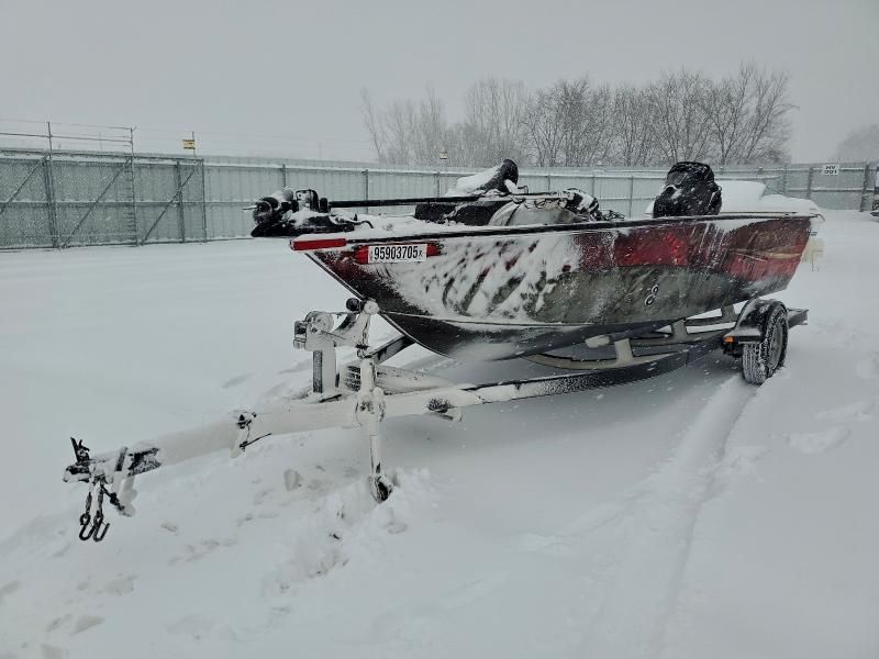 2014 Tracker Boat-boat
