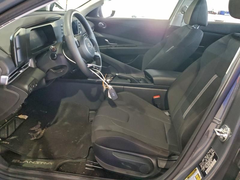 2024 Hyundai Elantra se