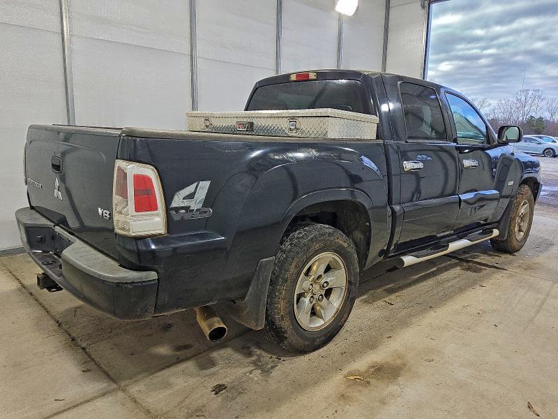 2006 Mitsubishi Raider XLS