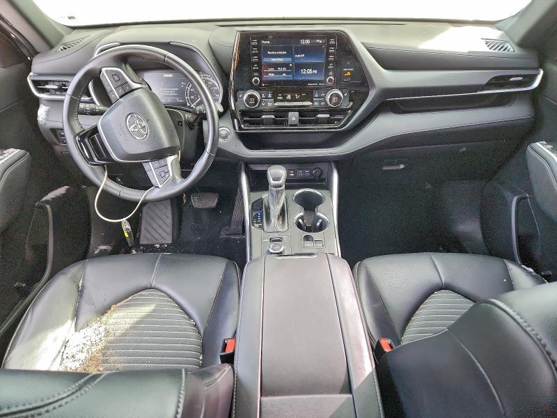 2022 Toyota Highlander xse