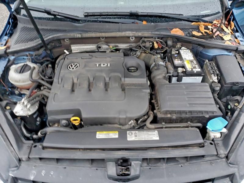 2015 Volkswagen Golf Sportwagen tdi s