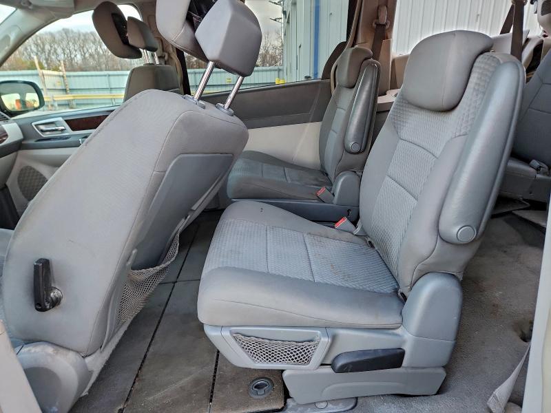 2010 Chrysler Town & Country Touring