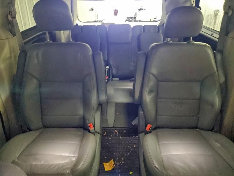 2011 Volkswagen Routan sel