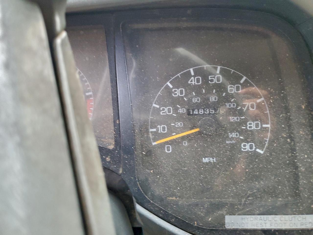 2004 Mitsubishi FM617 Chipper Truck