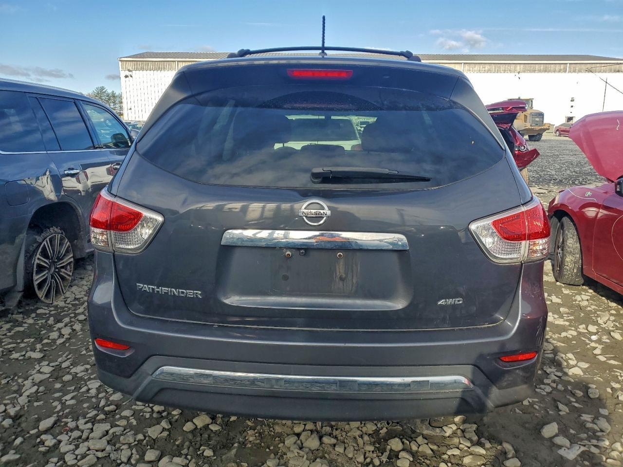 2014 Nissan Pathfinder s