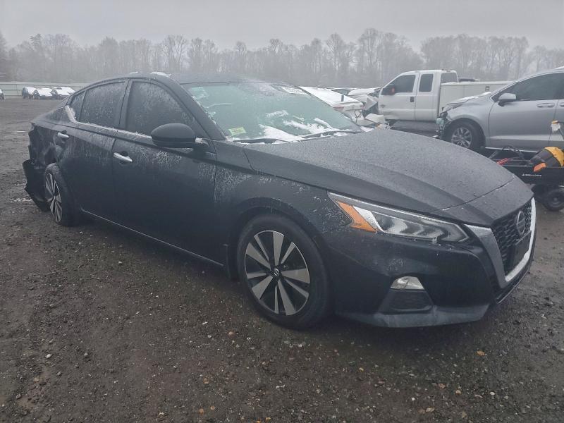 2021 Nissan Altima sv