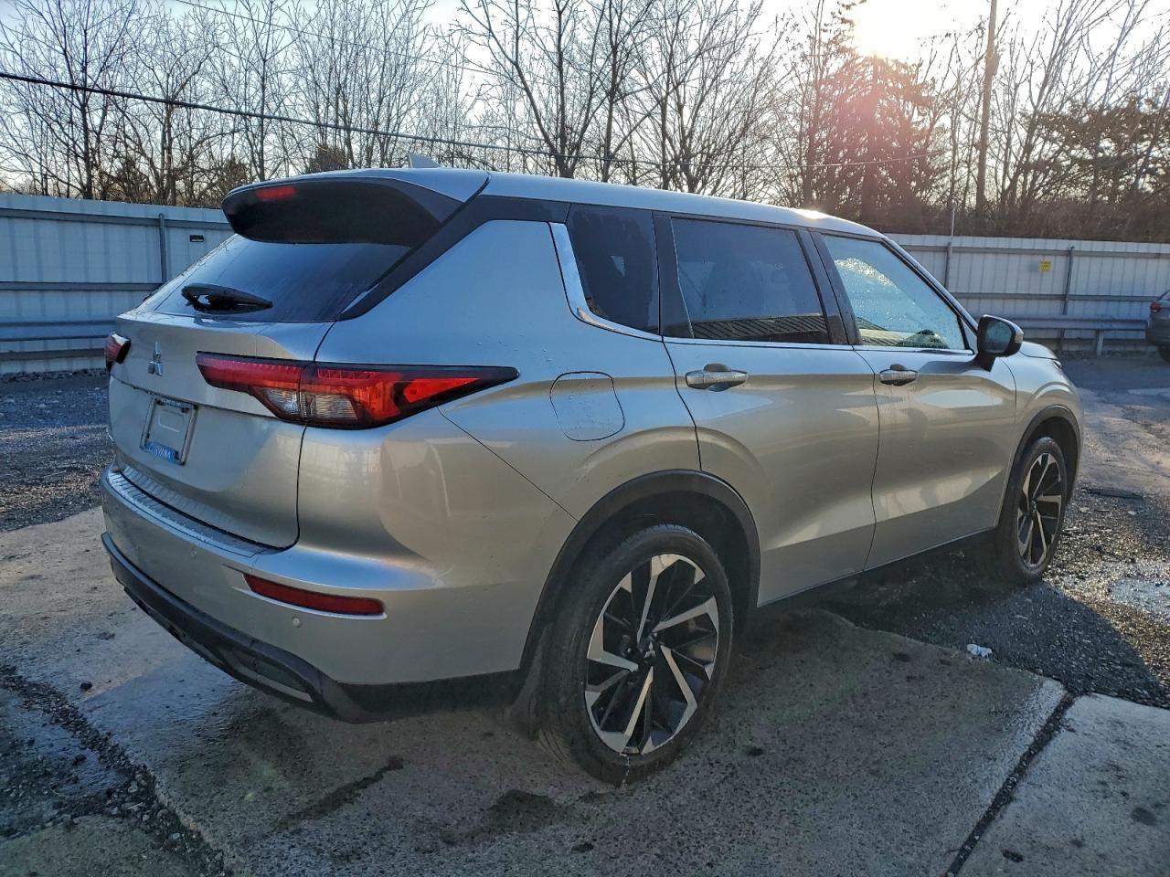 2022 Mitsubishi Outlander es