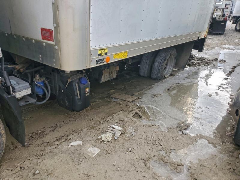 2016 Isuzu NPR BOX Truck