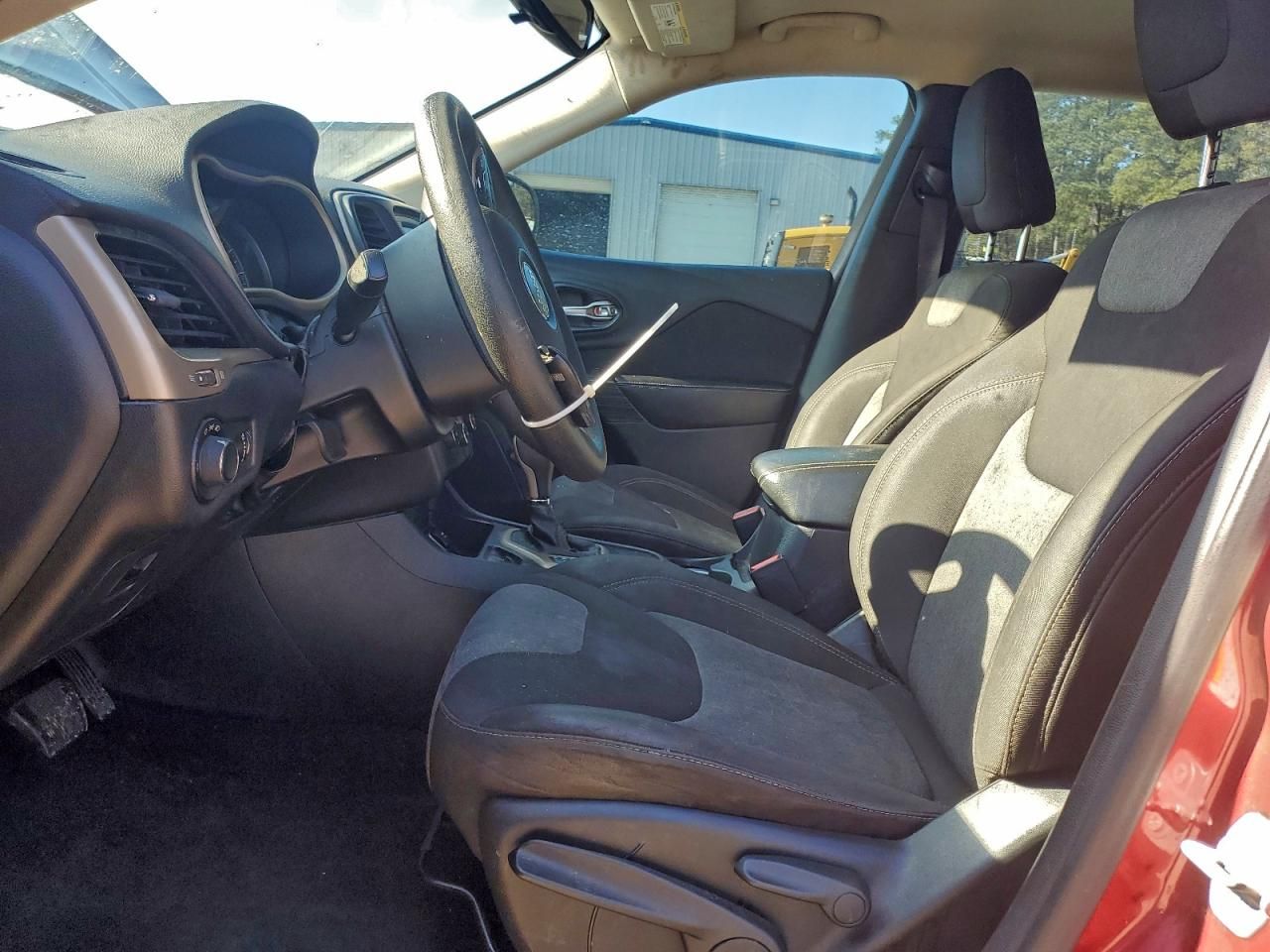 2015 Jeep Cherokee Sport