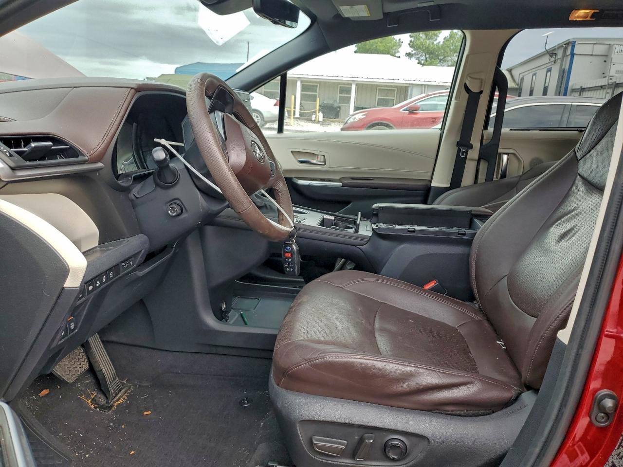 2023 Toyota Sienna Limited