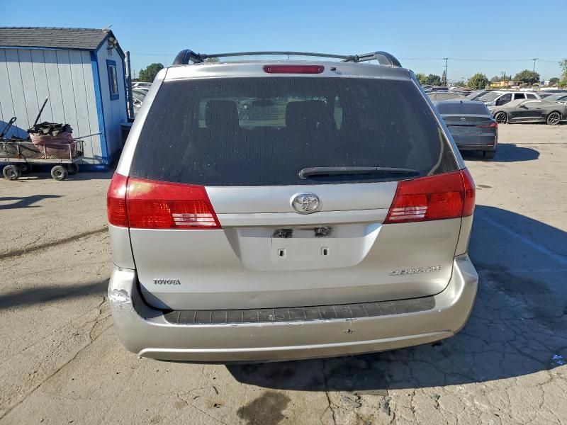 2004 Toyota Sienna xle