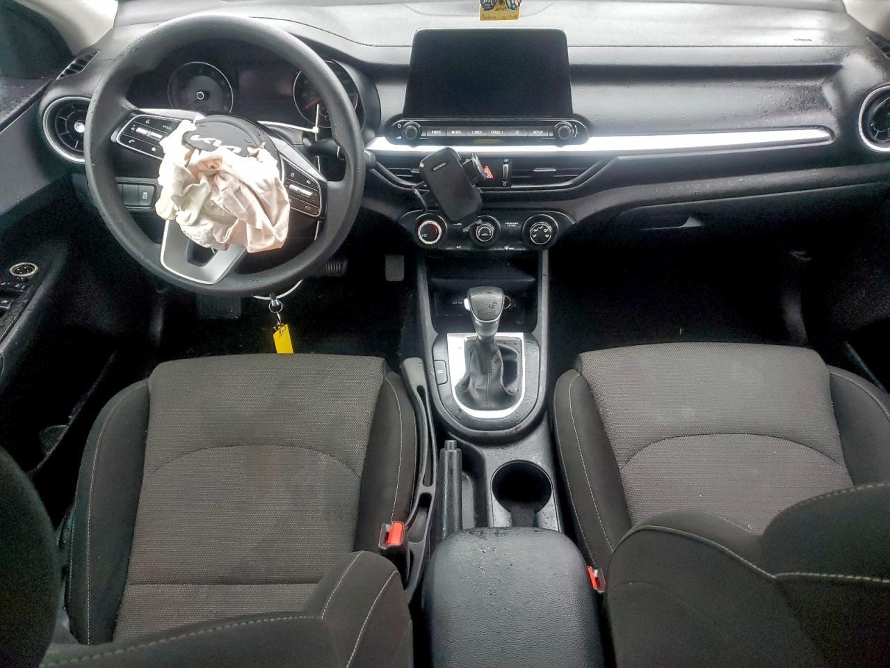 2022 KIA Forte fe