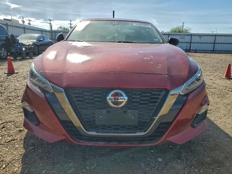 2022 Nissan Altima sr