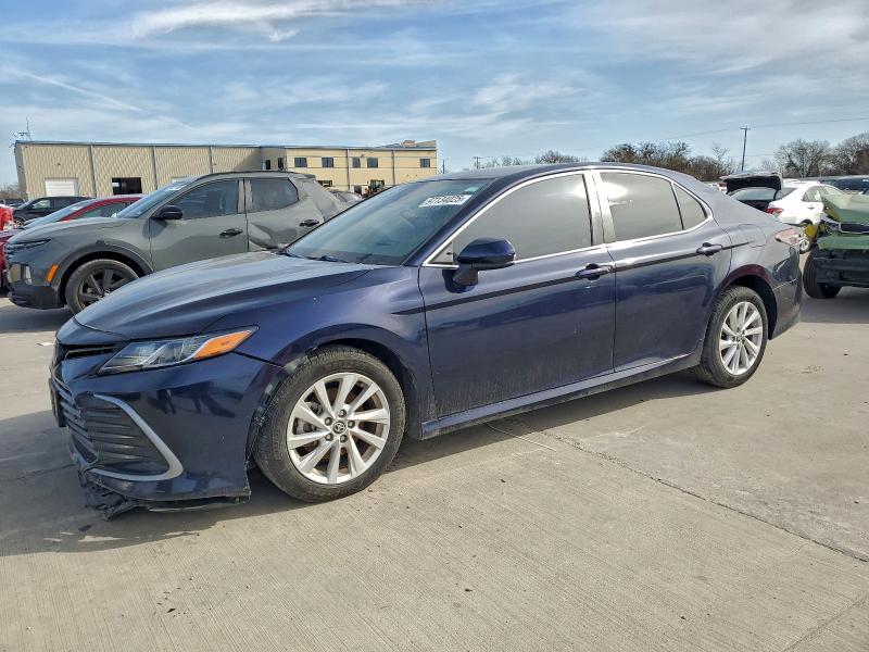 2022 Toyota Camry le