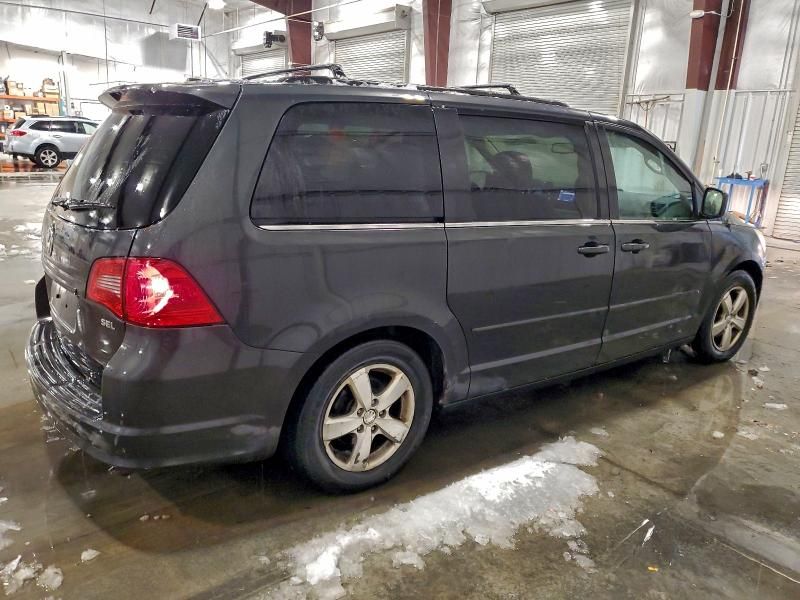 2011 Volkswagen Routan sel