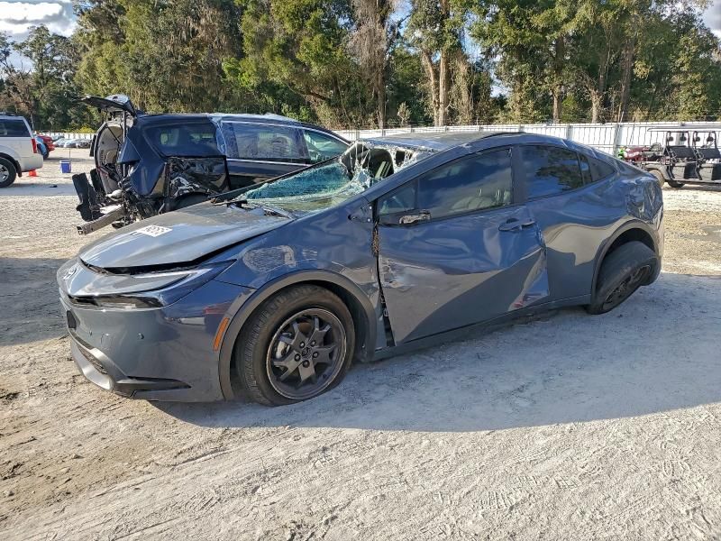 2025 Toyota Prius le