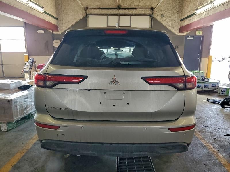 2024 Mitsubishi Outlander es
