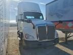 2016 Kenworth T680 Semi Truck
