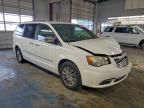 2014 Chrysler Town & Country Touring l