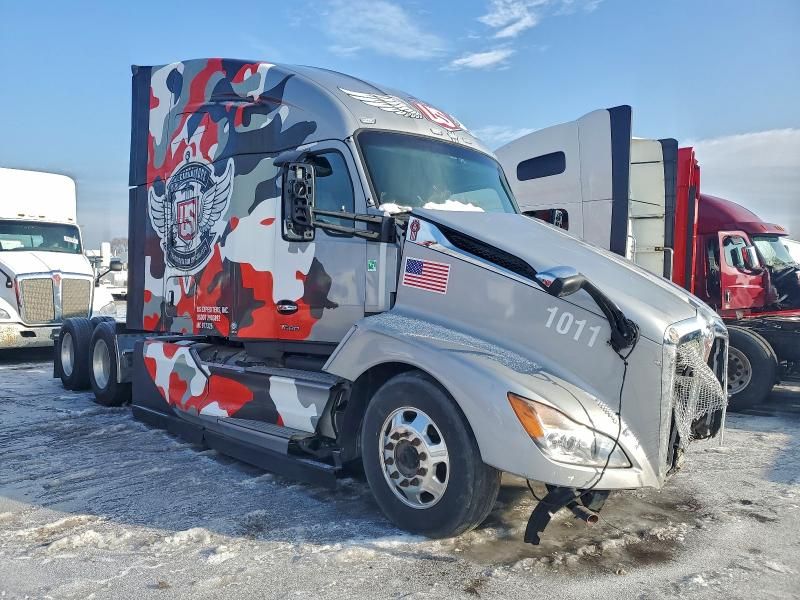 2023 Kenworth T680 Semi Truck