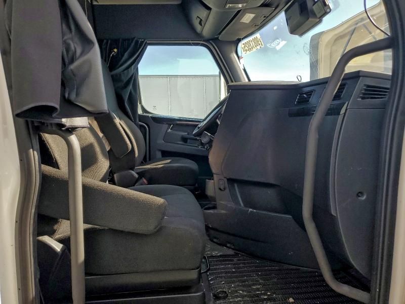 2023 Freightliner Cascadia 126 Semi Truck