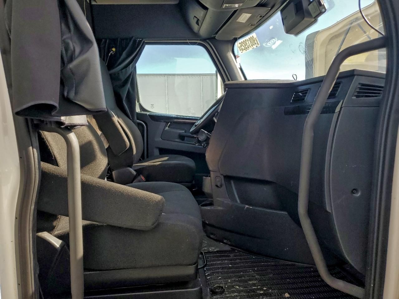 2023 Freightliner Cascadia 126 Semi Truck