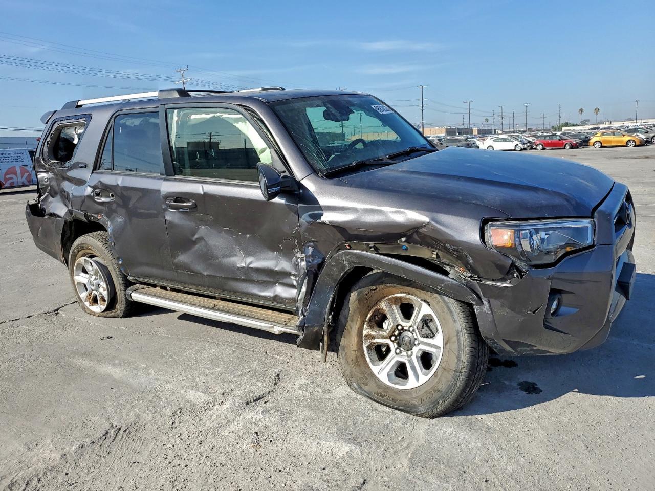 2023 Toyota 4runner se