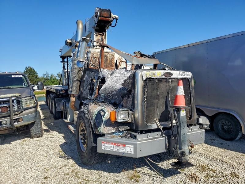 2009 Peterbilt 365 Crane Truck