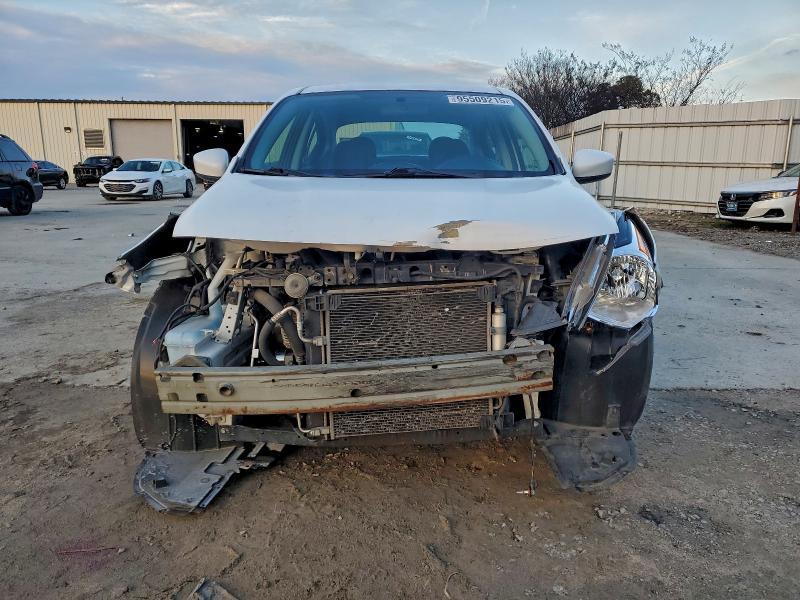 2018 Nissan Versa s
