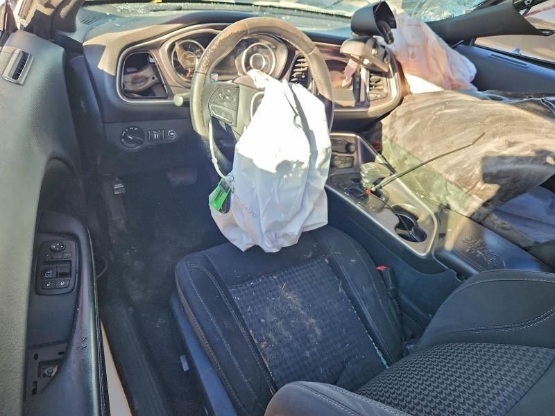 2016 Dodge Challenger sxt