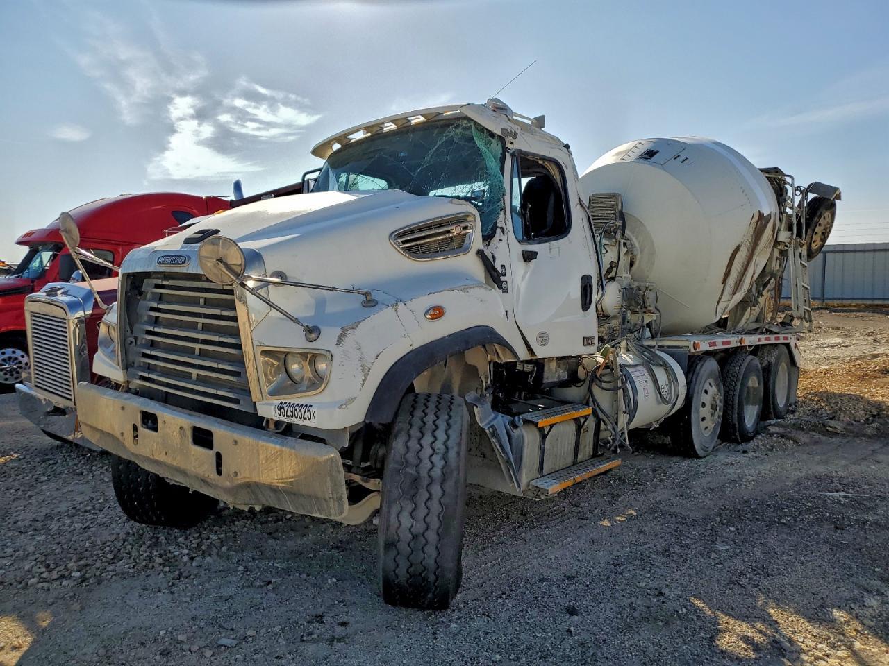 2022 Freightliner 114SD