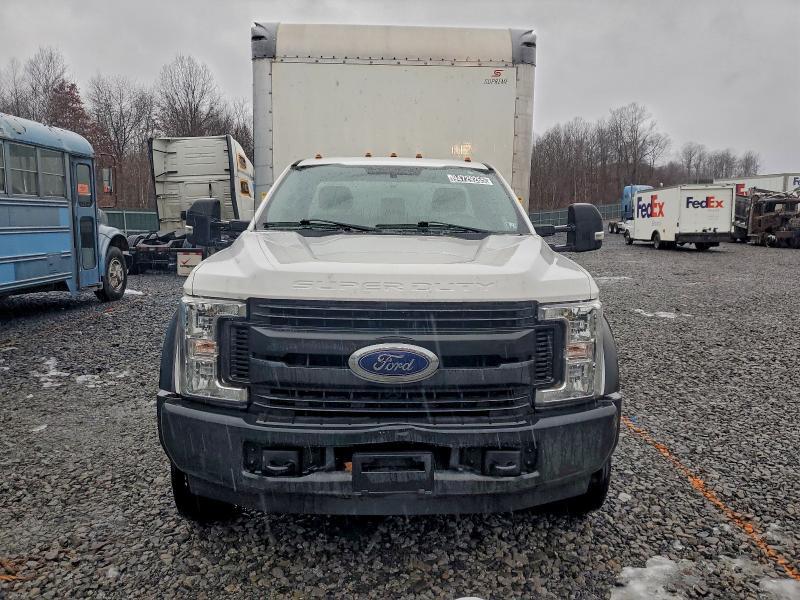 2019 Ford F450 Super Duty BOX Truck