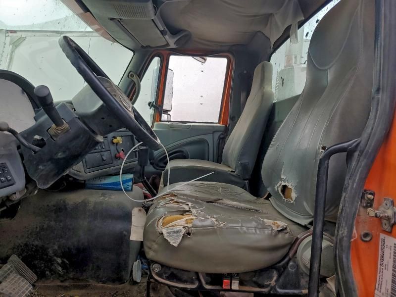 2007 International 8600 Semi Truck