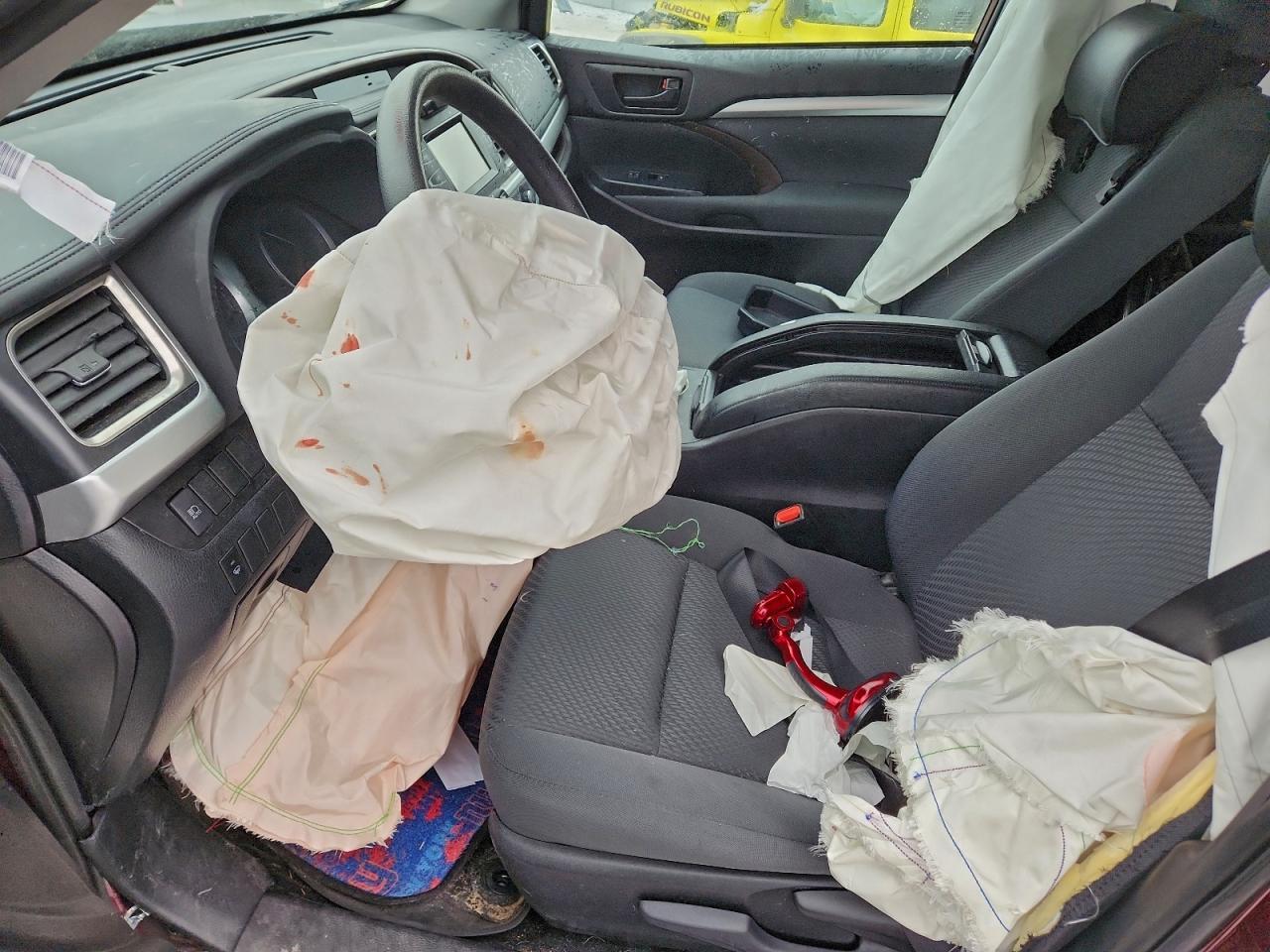 2019 Toyota Highlander le