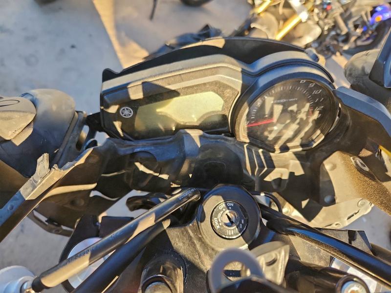 2009 Yamaha FZ6 R