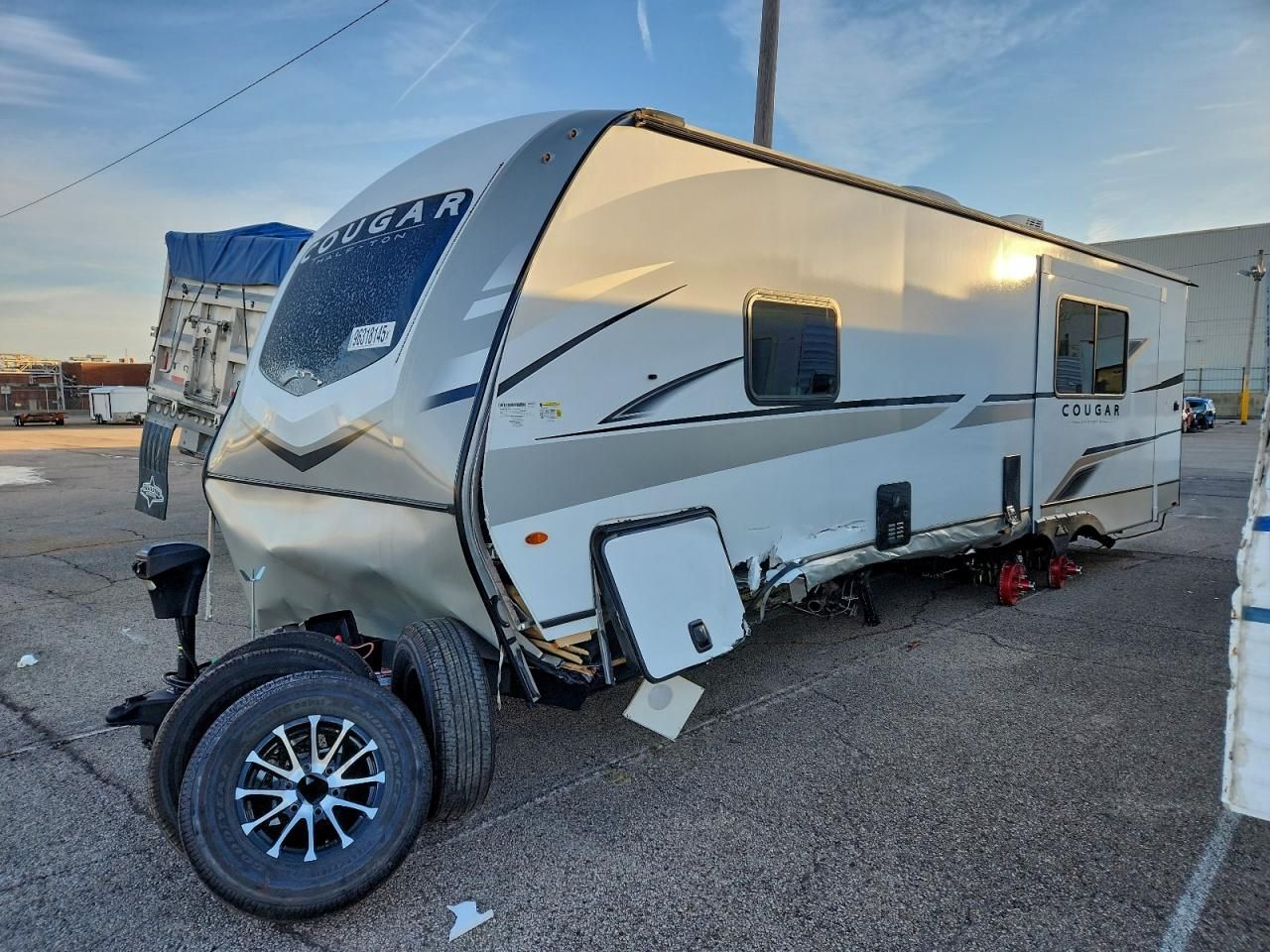 2025 Keystone Cougar-Slide-IN Camper