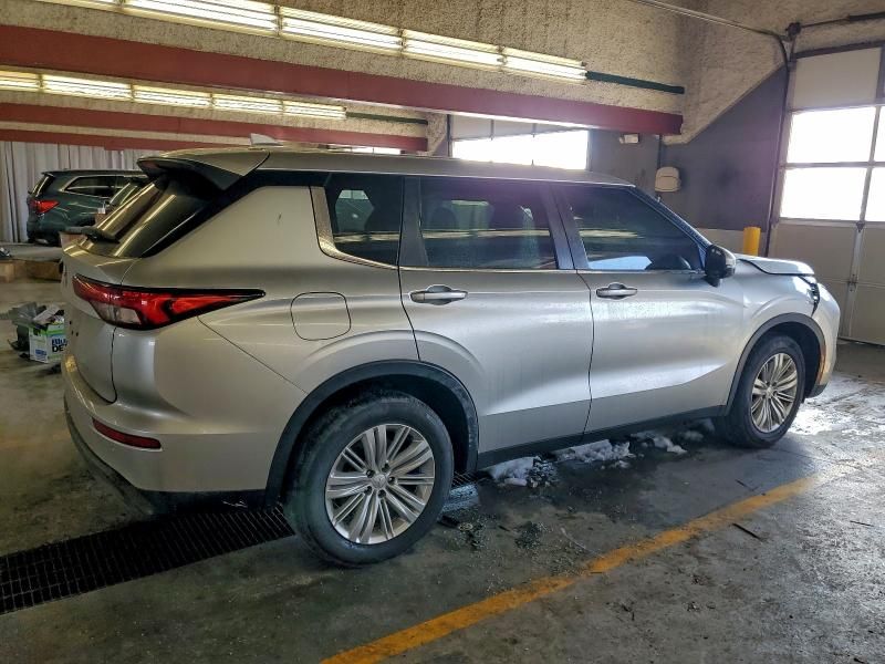 2024 Mitsubishi Outlander es