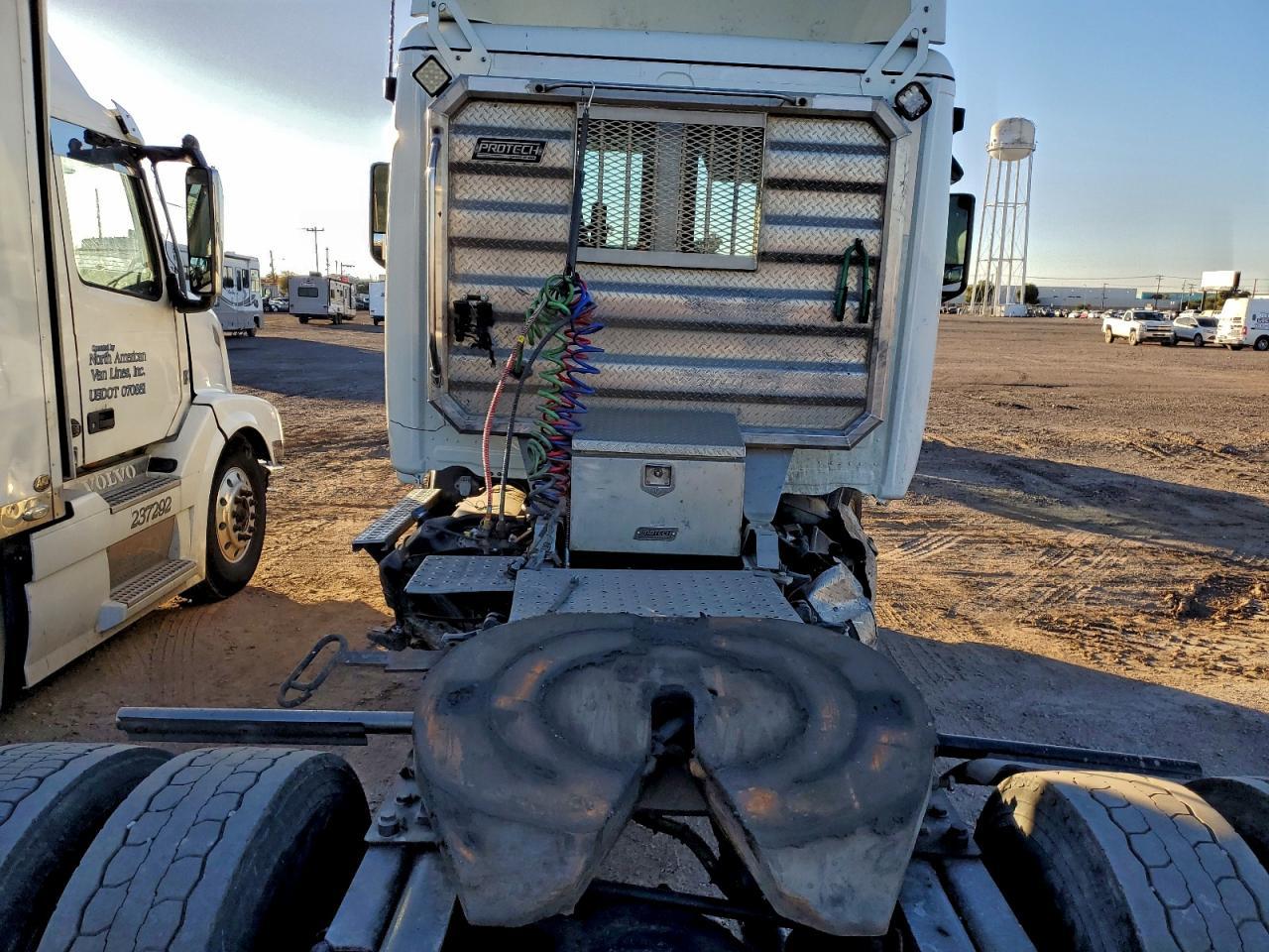 2020 Freightliner Cascadia 116 Semi Truck