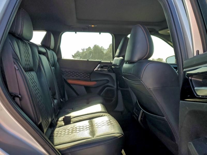 2022 Mitsubishi Outlander sel