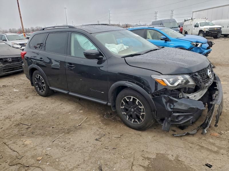 2020 Nissan Pathfinder sv